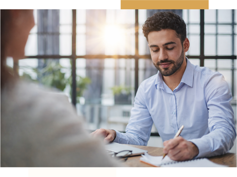 Candidat en entretien professionnel accompagné par le cabinet de recrutement Evotrust